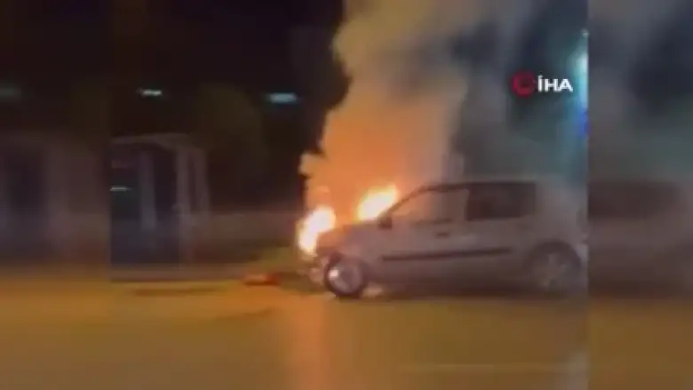 Aracı gözlerinin önünde alev alev yandı!