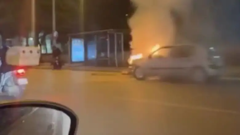 Cadde ortasında alevlere teslim oldu