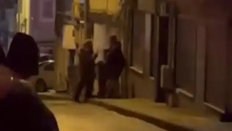 Çöp bidonu yüzünden birbirlerine girdiler