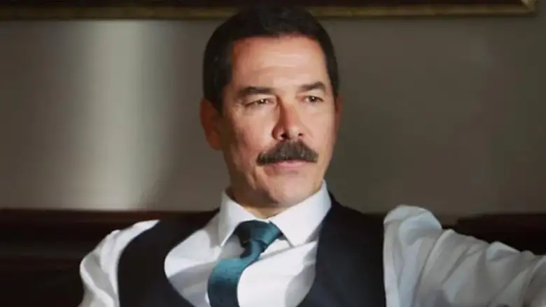 Aynı Yağmur Altında Umur karakteri ve Fikret Kuşkan biyografisi