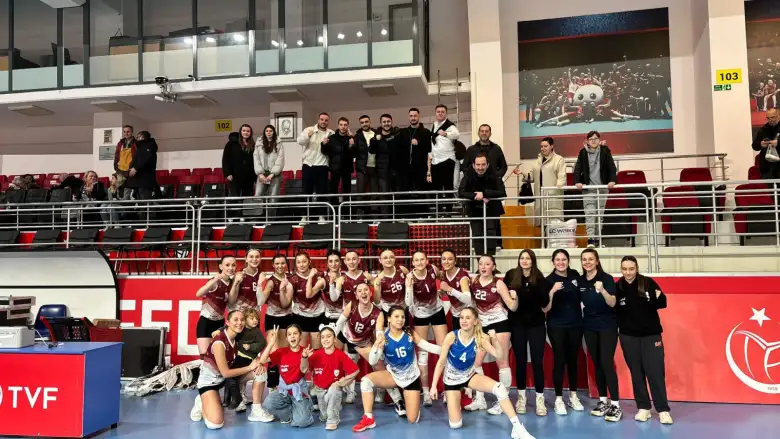 İnegöl Voleybol Seçkin Spor Kulübü Bölgesel Lig’e galibiyetle başladı