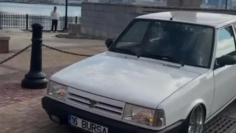 Bursa plakalı Tofaş Times Meydanı’nda bakışları üstüne topladı!