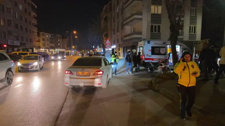 İnegöl’de motosikletten fırlayan yolcu yaralandı