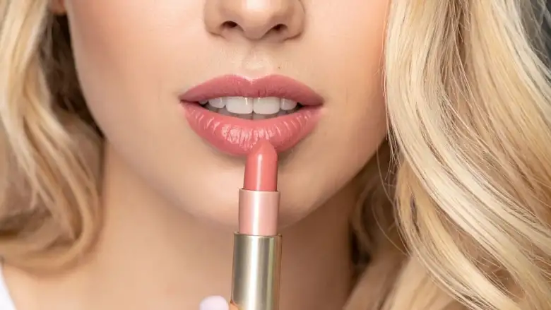 Ruj sürmek orucu bozar mı? Diyanet açıkladı