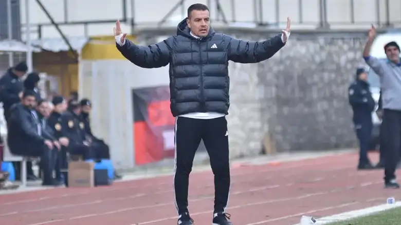 İnegölspor teknik direktör İsmail Güldüren ile yollarını ayırdı