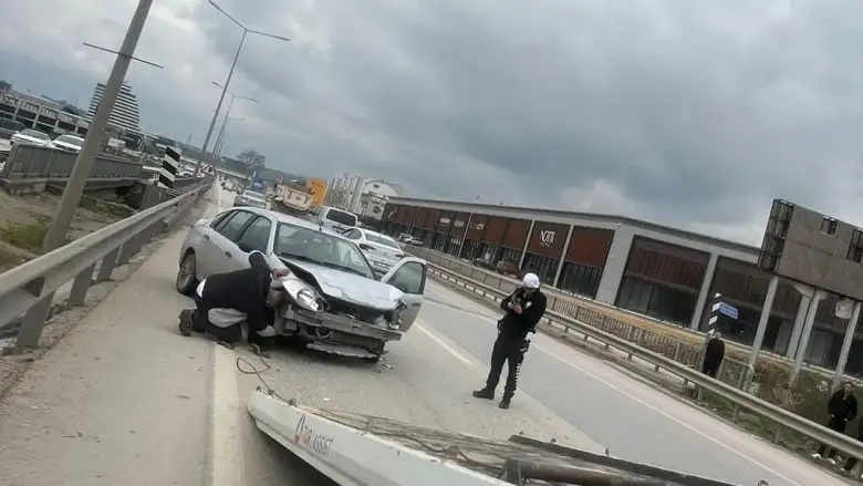 İnegöl-Bursa yolunda korkutan kaza! 2 sürücü de yaralandı