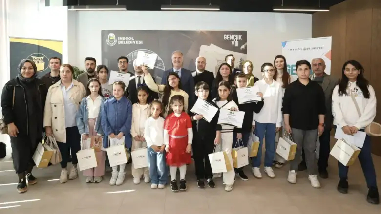 İnegöl’de Nöbetçi Kitaphanelerin en çok okuyanları ödüllendirildi