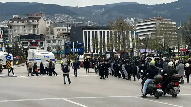 Ankara Caddesi'nde CHP eylemine polis müdahalesi!
