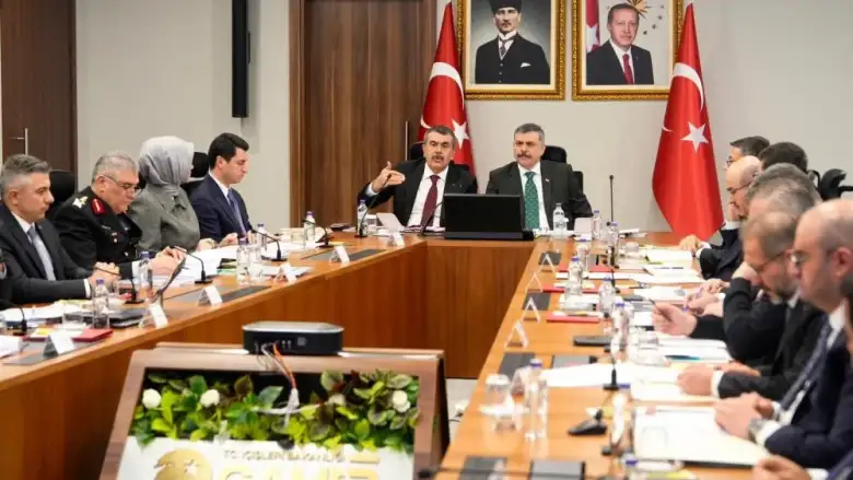 Okul saldırılarını ardından bakanlıklar harekete geçti