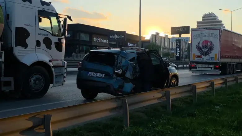 İnegöl çıkışında korkutan kaza; 2 yaralı