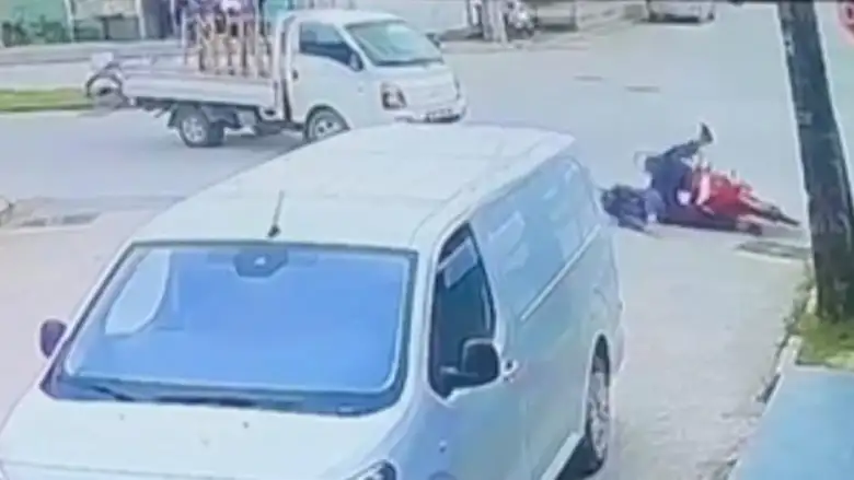 İnegöl'de motosiklet sürücüsü böyle sürüklendi!