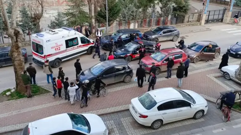 İnegöl'de gençlerin kavgasında kan aktı!