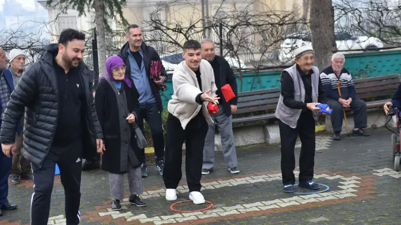 İnegölspor’dan huzurevine anlamlı ziyaret