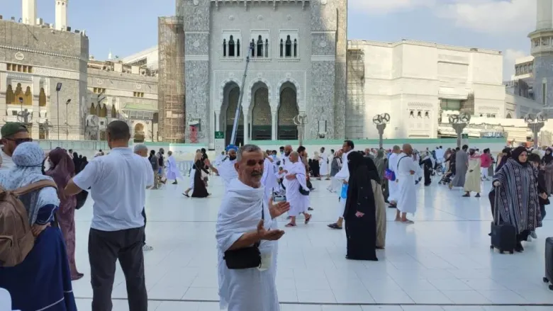 İnegöllü emekli şoför karavanıyla Mekke’ye umreye gitti