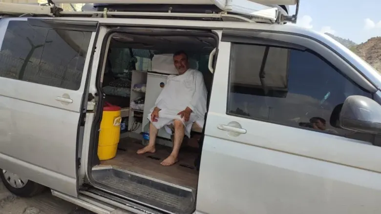 İnegöllü emekli şoför karavanıyla Mekke’ye umreye gitti