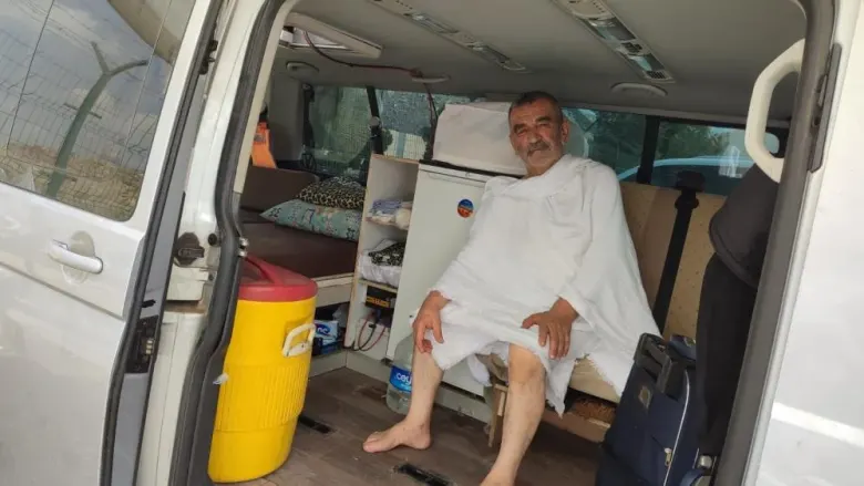 İnegöllü emekli şoför karavanıyla Mekke’ye umreye gitti