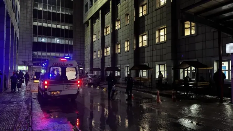 Mahallede korku dolu anlar! Kanlı kavga 1 kişi ağır yaraladı