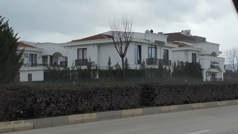 İnegöl'de pencere faciası! 46 yaşındaki kadın ağır yaralı