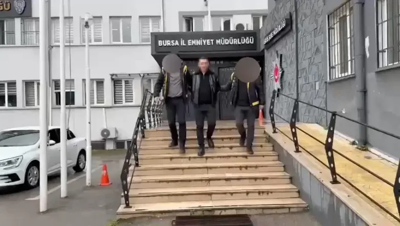 İnegöl’de Kayınbabasını Öldüren Damat Adliyeye Sevk Edildi İnegöl’de Kayınbabasını Öldüren Damat Adliyeye Sevk Edildi