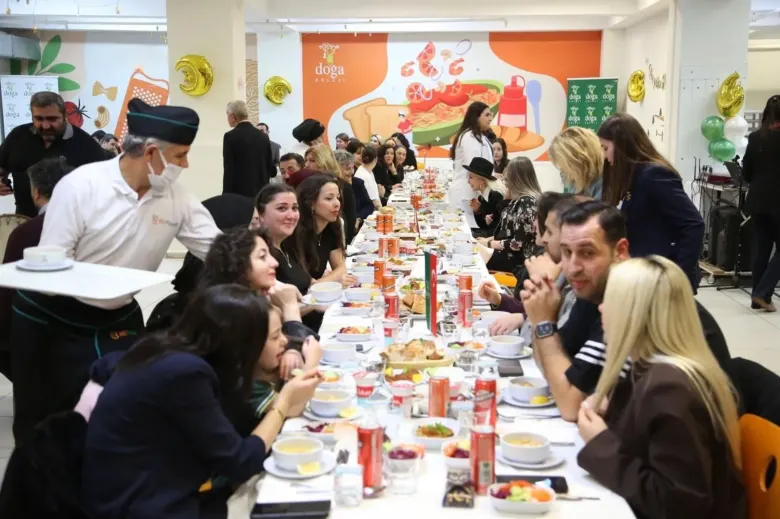 Türkiye’nin Doğa’sı aynı sofrada! 100’ü aşkın kampüste binlerce kişilik iftar buluşması