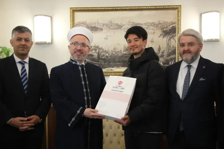 Bisikletli Japon gezgin Türkiye'de Müslüman oldu