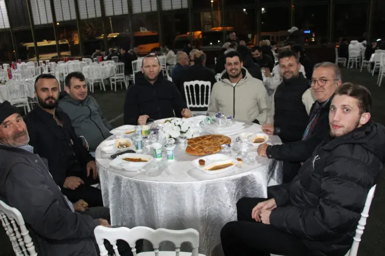 İnegöl’de spor camiası Karadeniz Güvenspor iftarında buluştu