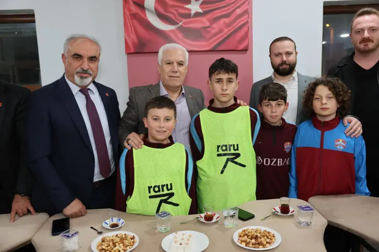 Bozbey'den İnegöllü gençlere sözü verdi