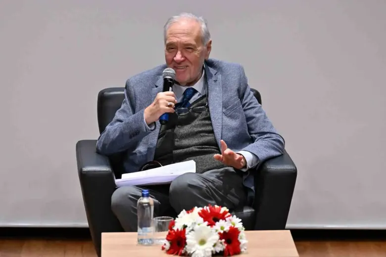 İlber Ortaylı Son Yolculuğuna Uğurlandı İlber Ortaylı Son Yolculuğuna Uğurlandı