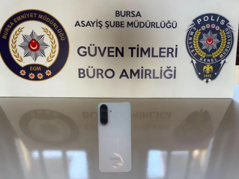 30 bin TL’lik telefonu çaldı, polis nefes kesen takiple yakaladı!