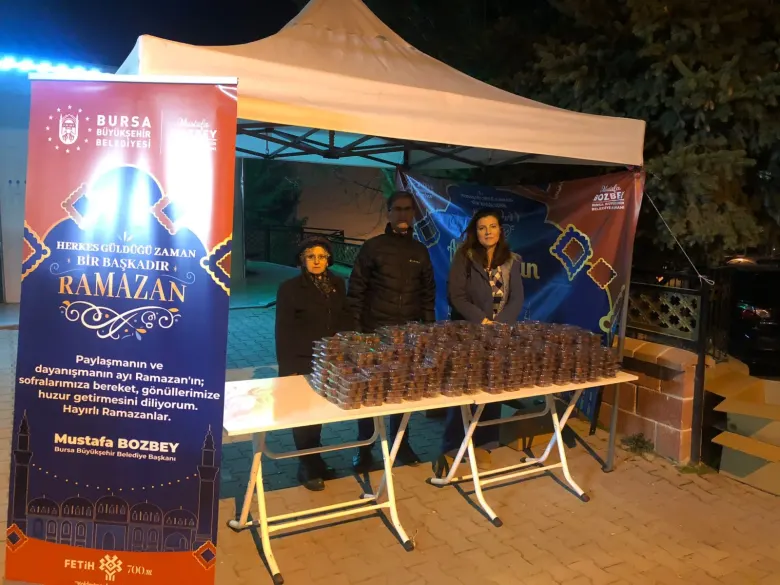 Bursa Büyükşehir’den İnegöl’de 41 mahallede tatlı ikramı