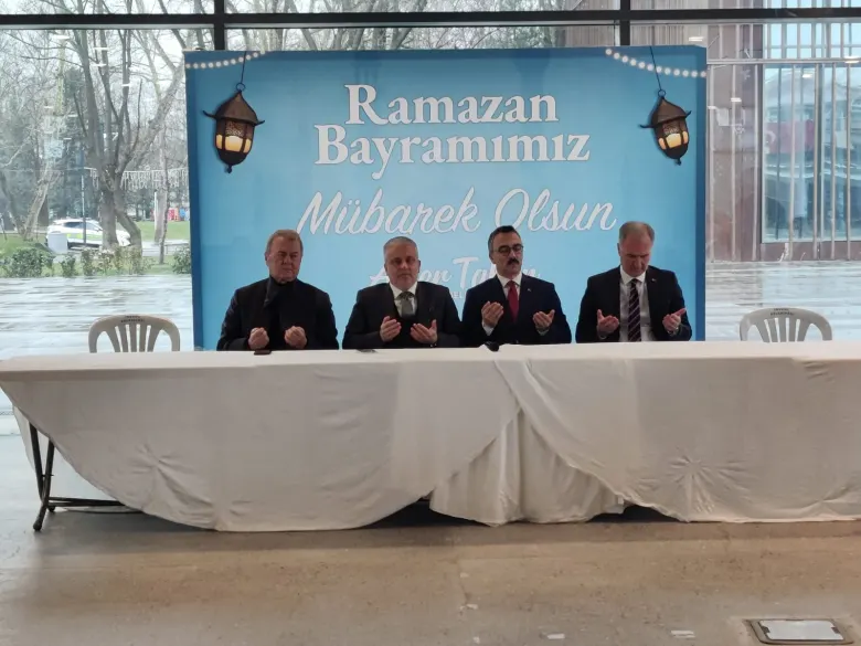 İnegöl’de ilçe protokolü arife günü bayramlaştı