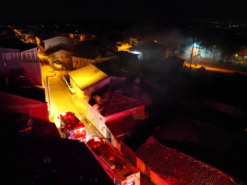 Gece yarısı korku dolu anlar! İnegöl ekipleri ilk müdahaleyi yaptı