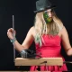 Theremin Nedir? Temassız Çalınan Elektronik Müzik Enstrümanı