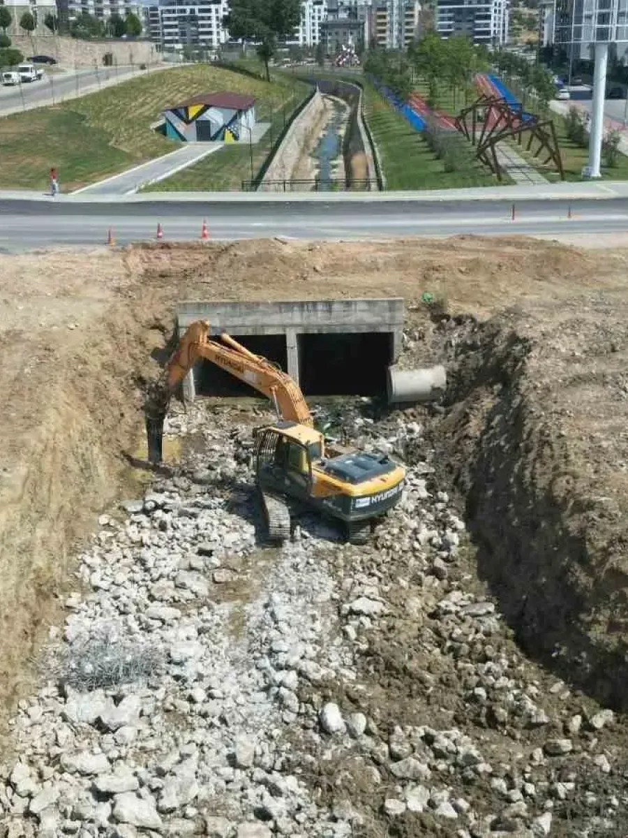 Büyükşehir’den Balkan Mahallesi’nde yoğun mesai