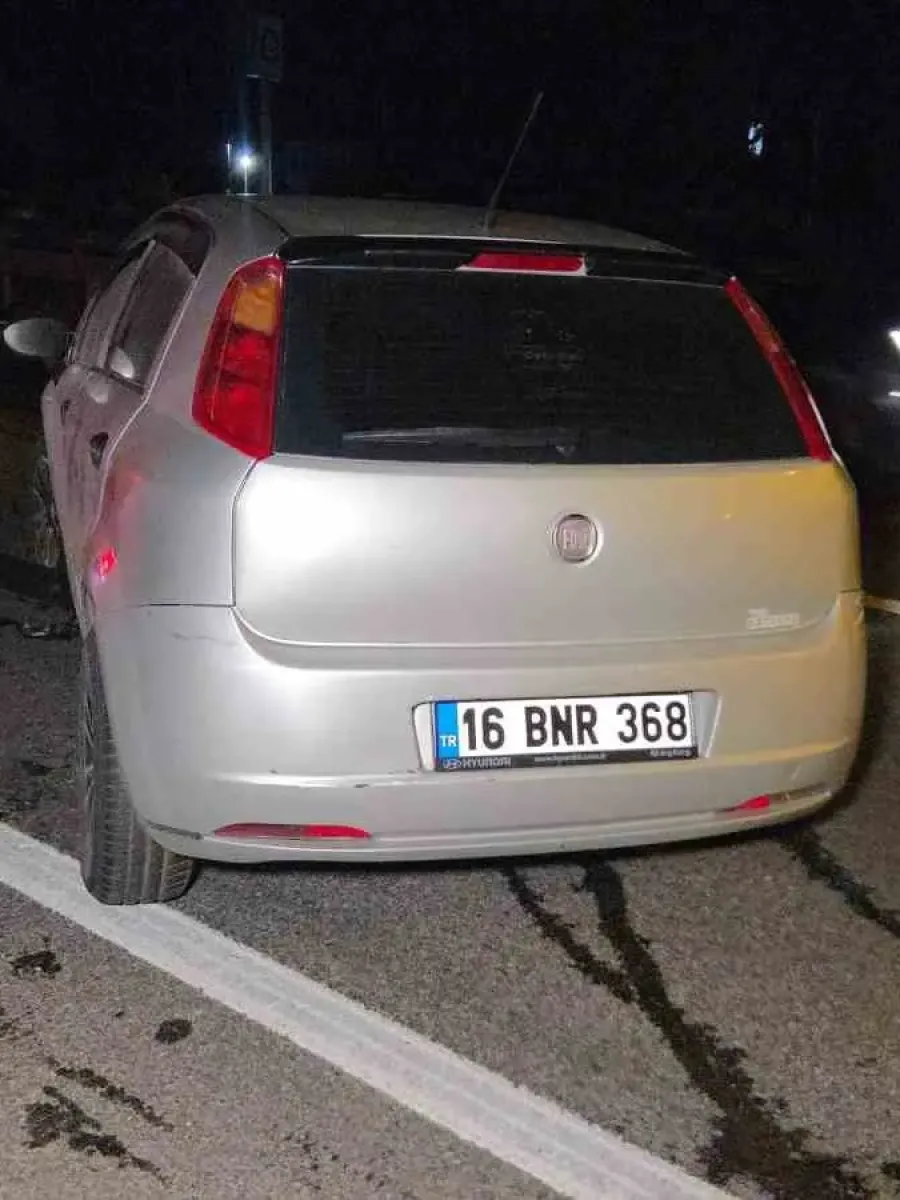 Bariyere çarpan otomobilin sürücüsü yaralandı
