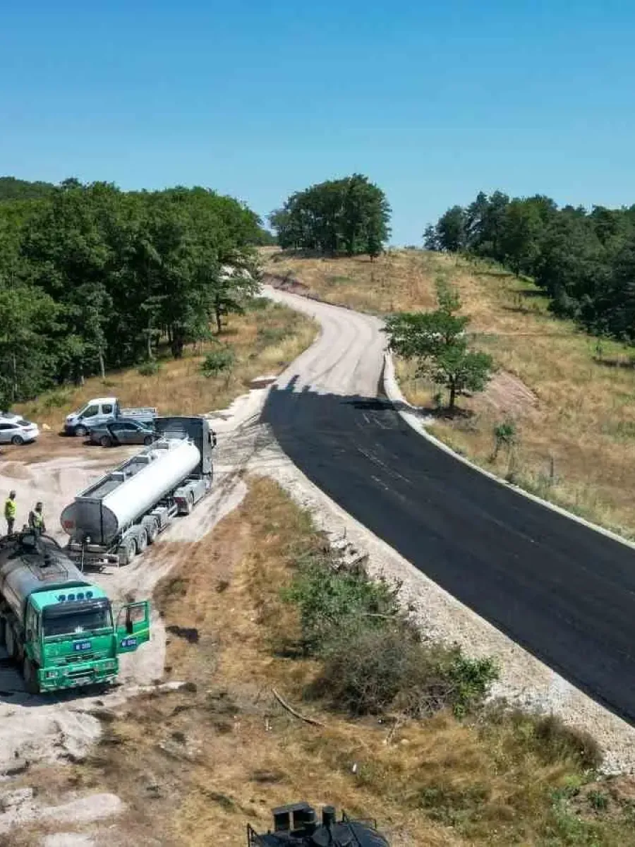 Büyükşehir, 3 ilçede 50 kilometrelik yolu yeniledi