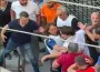 Linç edilmek istedi polis havaya ateş ederek kalabalığı durdurdu