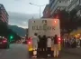Hem trafiği hem canlarını tehlikeye attılar