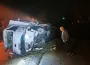 İnegöl’de yağmur suyu kanalına düşen tır devrildi