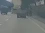 Kaldırımda dehşet anları! Aracını çocukların üzerine sürdü