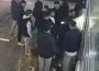 Konuşurken bir anda yumruk attı!