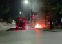 Benzin konulmak istenen motosiklet alev alev yandı