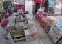 Kamyonetin altında kalan 4 yaşındaki çocuk böyle çıktı!