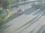 Araca çarpan motosikletli metrelerce sürüklendi