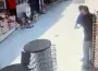 Durumu fark eden esnaf kuryeyi ölümden döndürdü