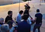 Doktor duvardan atlayıp yaralıya müdahale etti