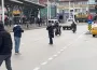 Çocuğunu göremeyen kadın boynuna bıçak dayadı, polis ikna etti