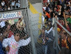 Galatasaray 3 yedi Polat kafayı