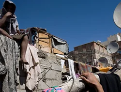 Yemen'de askeri uçak düştü