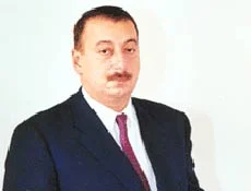 Aliyev'den Gül'e telefonla tebrik